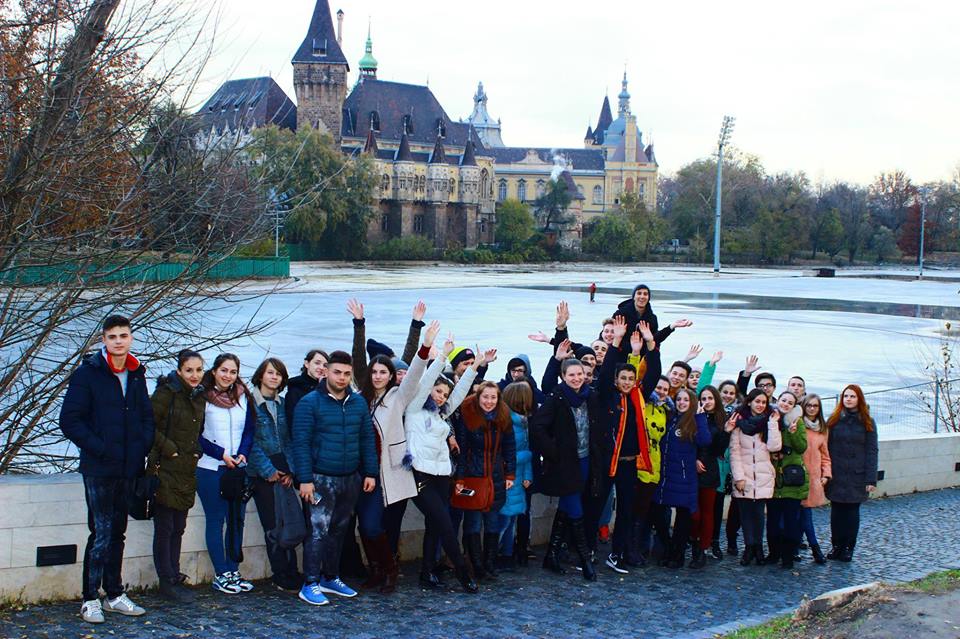 16128570_1857945141143943_1416854701_n